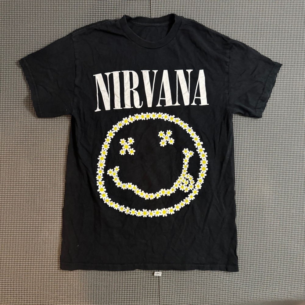 Nirvana Daisy Smiley Face Graphic T-Shirt Black Small Short Sleeve Band Tee